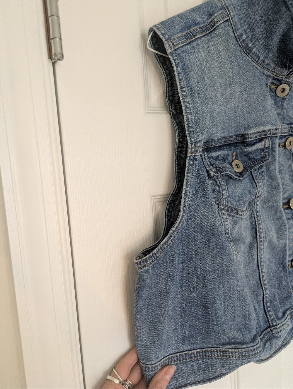 Torrid Cropped Denim Vest Sz 3 - Picture 4 of 13